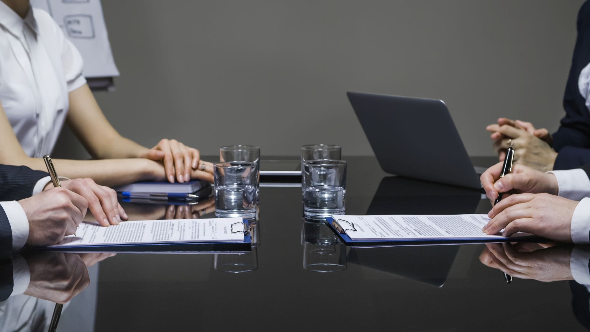 Fianzas Administrativas en Contratos Empresariales